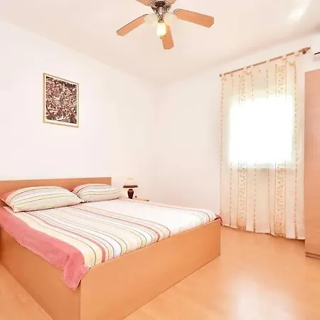 House House Roko Holiday home Jesenice (Split-Dalmatia)